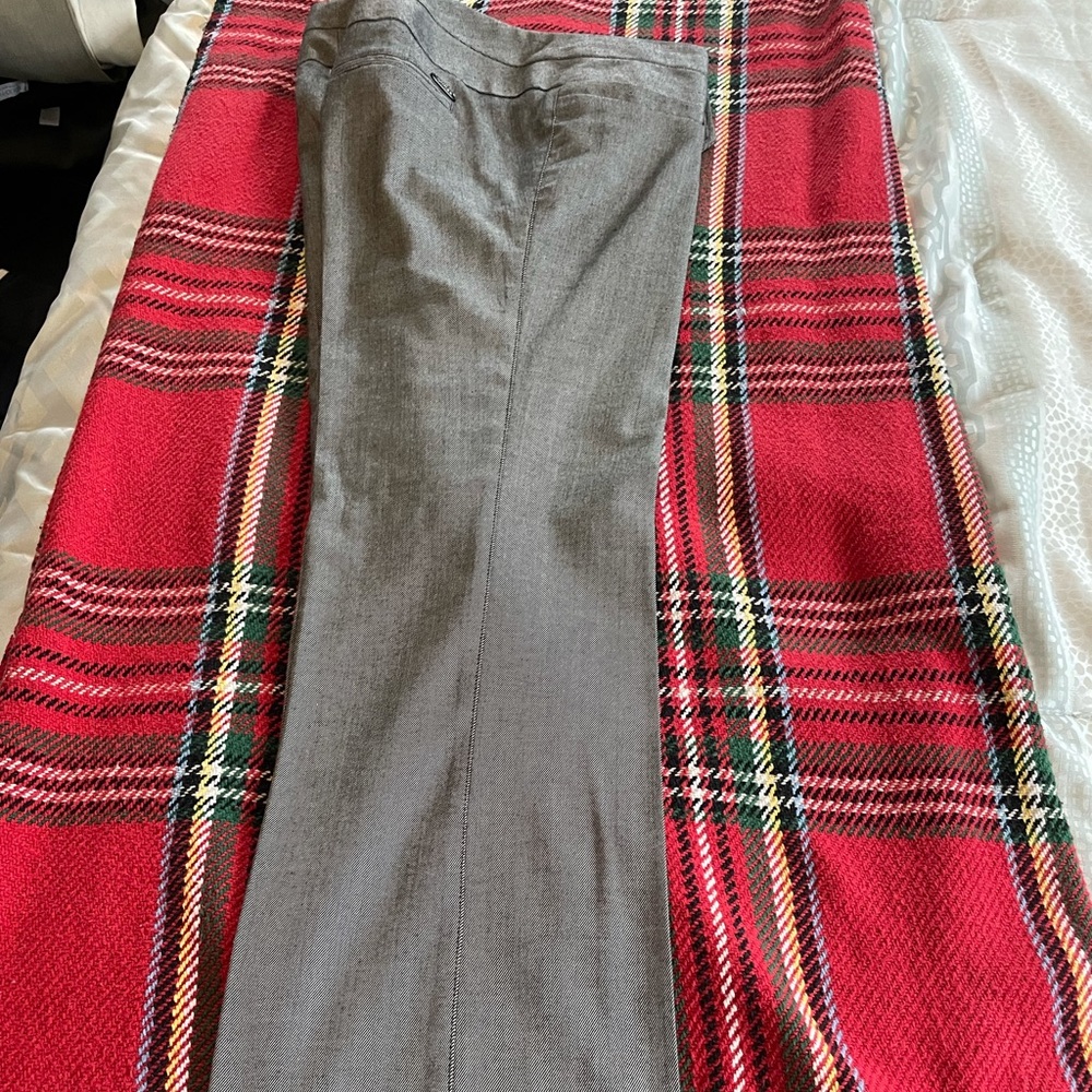 GUESS gray straight leg dress pants